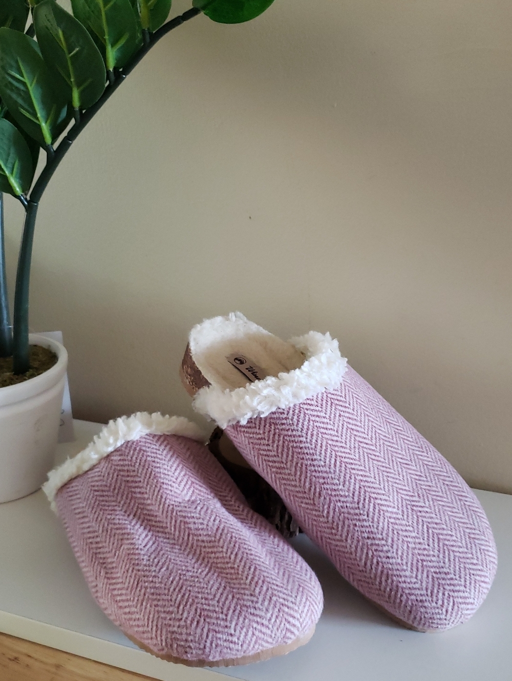 Wind River Faux Sherpa Lined Clog Mules  - Sz 8
